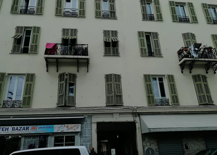 Le Petit Jean- Pres Gare Et Tram - Supermarches - Wifi - Apartment Nice