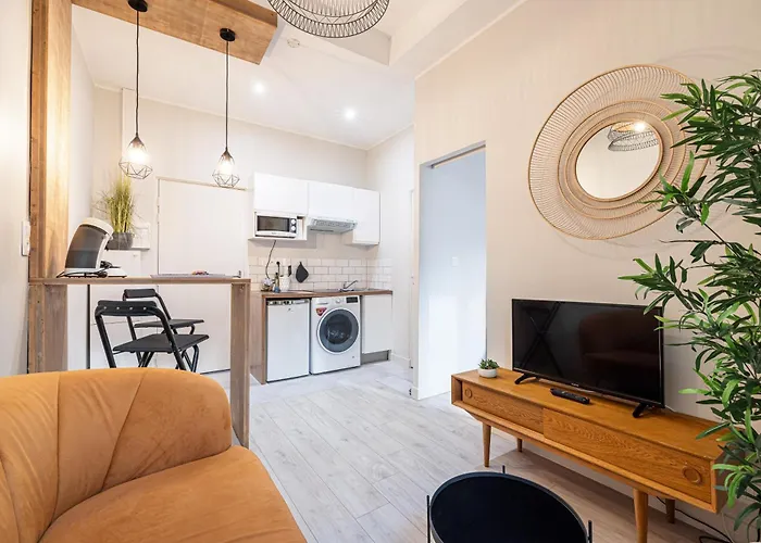 Le Petit Jean- Pres Gare Et Tram - Supermarches - Wifi - Appartement Nice