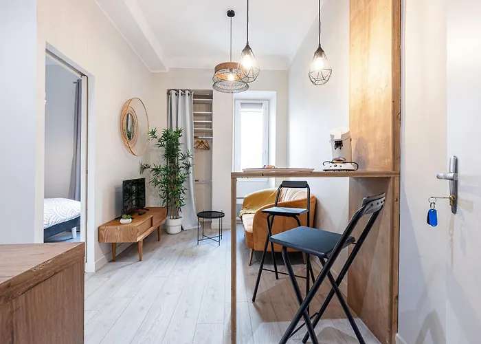 Le Petit Jean- Pres Gare Et Tram - Supermarches - Wifi - Appartement Nice